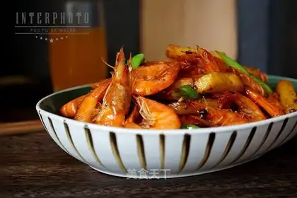 Spicy pot potato shrimp