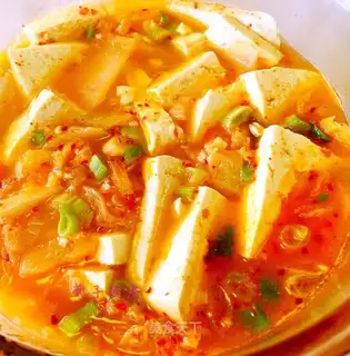 Hot cabbage tofu soup