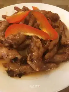 A wide steamed claw