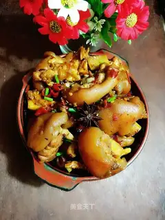 Spicy pig hoof