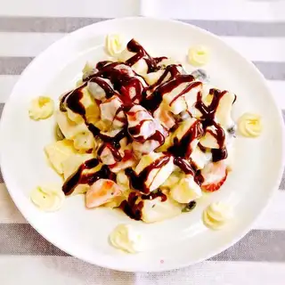 Fresh fruit salad