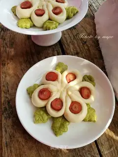 It's like a flower