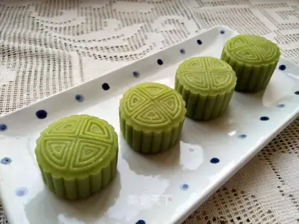 Tea ice-cream mooncake