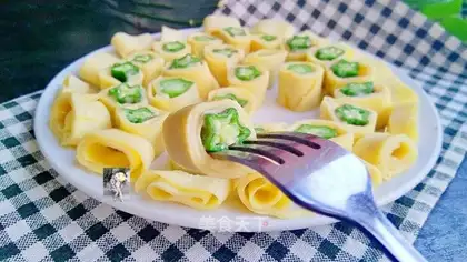 Autumn egg rolls