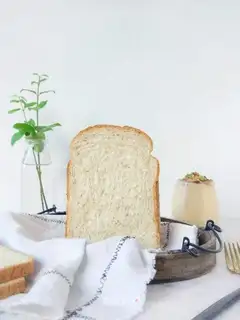 Nutritionally healthy honey whole wheat toast (Polish)