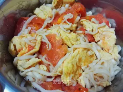 Tomato egg noodles