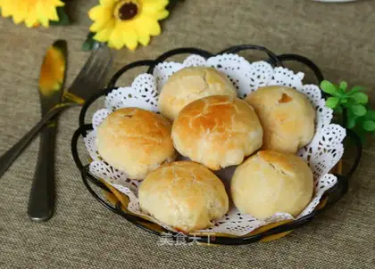 Fresh meat mooncake