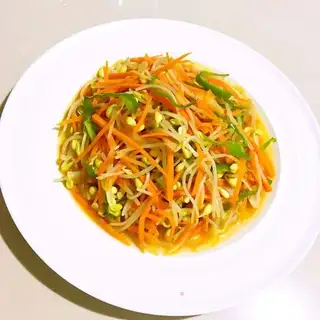 Carrots, soybean sprouts