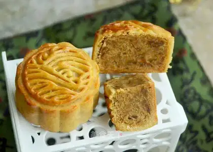 Orange Lotus Mooncake