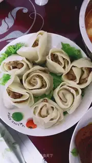 Rose buns