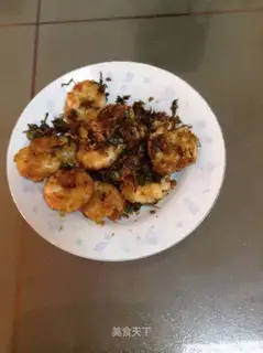 Shrimp sprouts from the pond