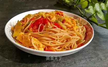 Egg and vegetable noodles