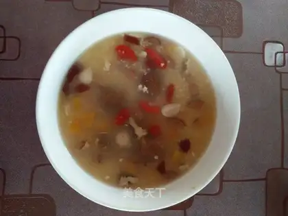 Feeding rice porridge