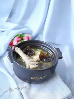 Black-tree chicken soup