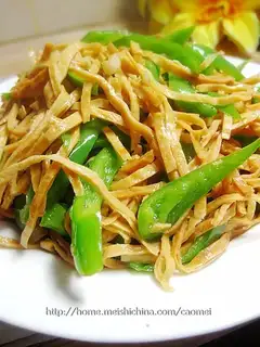 stir-fried shredded bean skin with pepper