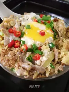 Fish sausage and fried eggs with rice