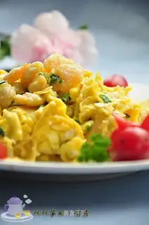 Shrimp with smooth egg