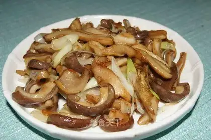 Fried pork tripe with green onions