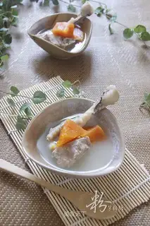Papaya chicken feet pork bone soup