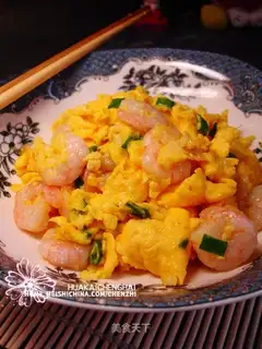Shrimp with smooth egg