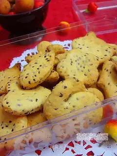 Black-sesame salty biscuits