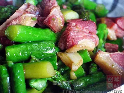 stir-fried asparagus with cured duck