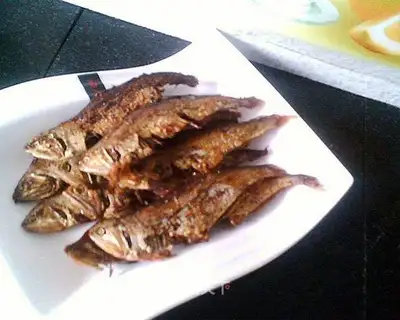 Dry fried fish in oil