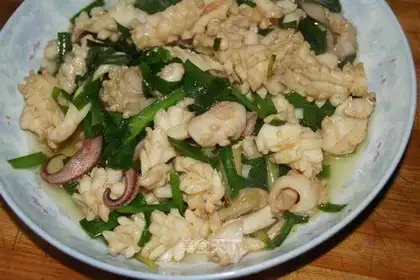 stir-fried squid with leeks