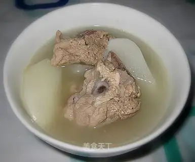 Bone and radish soup