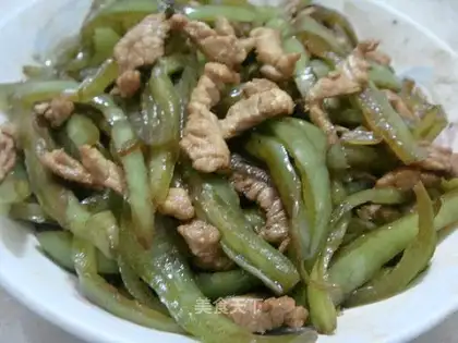 Shredded pork with pepper