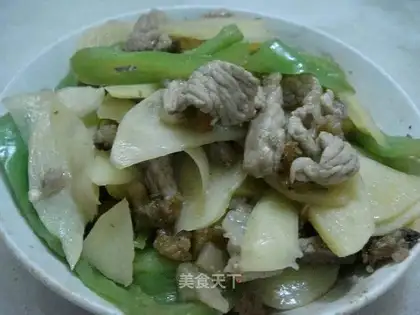 Fried pork slices with potatoes