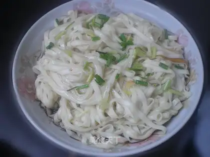 Mixed noodles with scallion oil