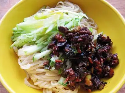 Mushroom fried sauce noodles