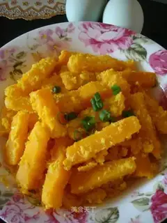 Baked pumpkin with egg yolk