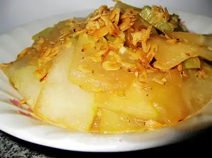 stir-fried white gourd slices with shrimp skin