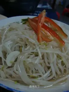 stir-fried mung bean sprouts