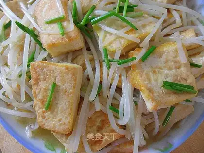 stir-fried bean sprouts with tofu