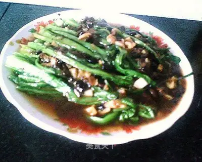 Black bean, garlic, oil and wheat vegetables