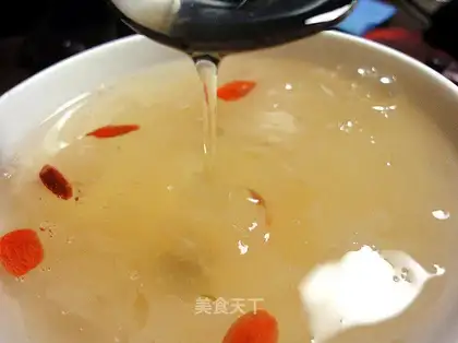 Tremella lotus seed soup