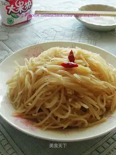 stir-fried shredded potatoes