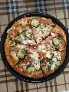 A roasted ham pizza