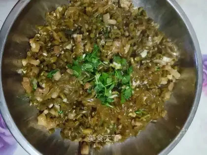 Sourbeans fan fried meat