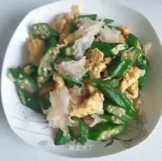 ♪ Omelette silver ears ♪