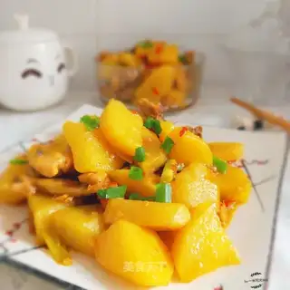 Pepper and potatoes and chicken