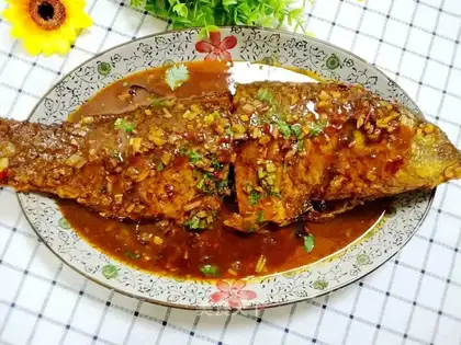 Carp in red soy sauce