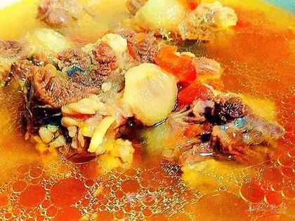 Tomato beef soup