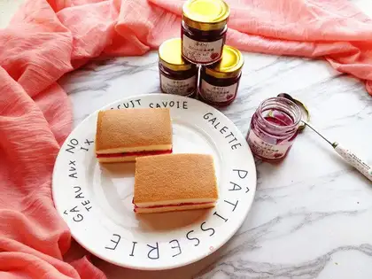 Jelly cake