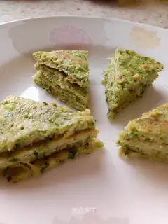Baby's egg and vegetable waffles