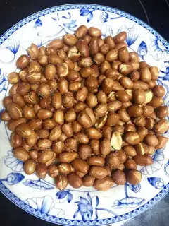 An air fryer, a peanut. Rice