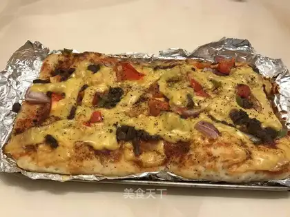 Homemade simple pizza